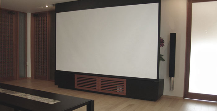 image 施工例　10部屋にも及ぶ音楽配信とシンプルかつダイナミックな映像の愉しみを構築