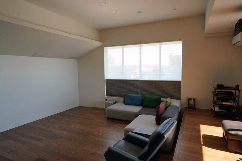 image 天井高3.5mのテレビを置かないオープンリビング